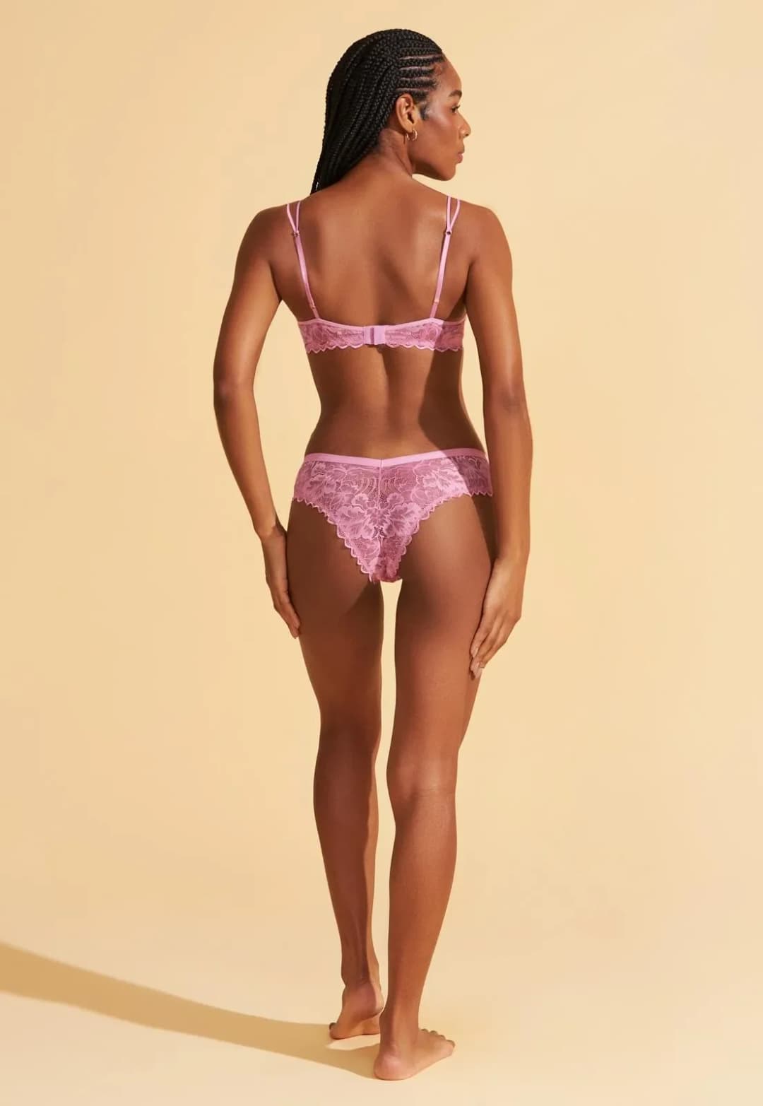 CORPIÑO DE ENCAJE CON ARO