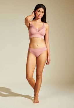 CORPIÑO SIN COSTURA Y CON RENDA 2